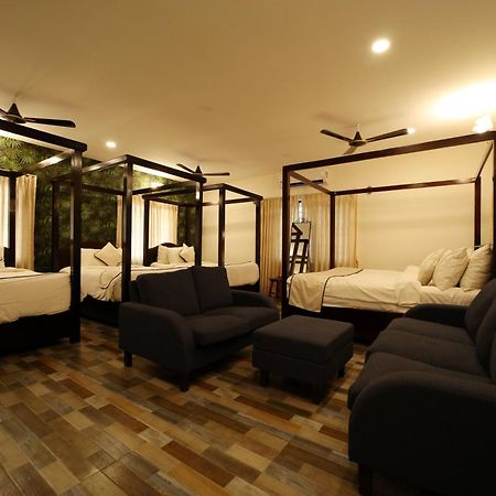 Brown Town Resort & Spa Хидерабад Екстериор снимка