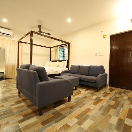 Brown Town Resort & Spa Хидерабад Екстериор снимка