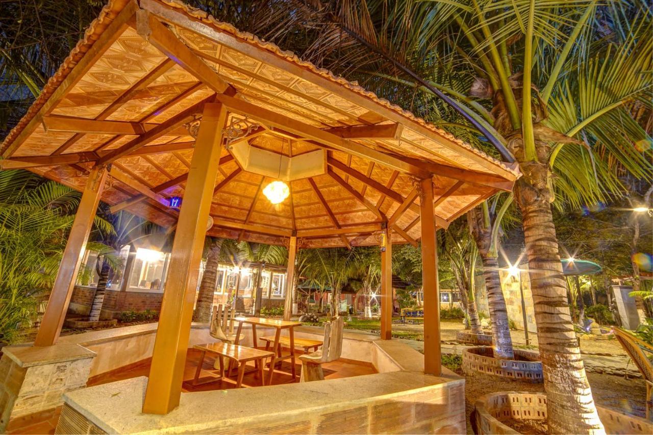 Brown Town Resort & Spa Хидерабад Екстериор снимка