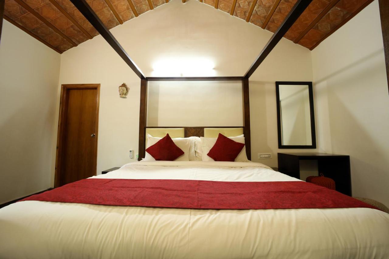 Brown Town Resort & Spa Хидерабад Екстериор снимка